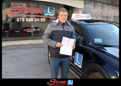 JEAN-MAURICE Permis-réussi-Street-L-auto-école-permis-de-conduire-école-de-conduite-Riddes-Valais-chablais-valaisan-vaudois-Antonino-Vadalà-photo