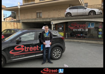 SYLVAIN Permis-réussi-Street-L-auto-école-permis-de-conduire-école-de-conduite-Riddes-Valais-chablais-valaisan-vaudois-Antonino-Vadalà-photo