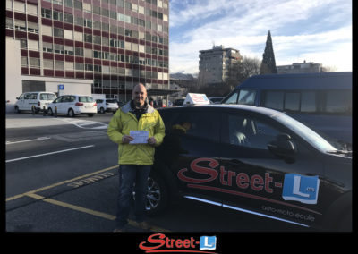 JOHAN Permis-réussi-Street-L-auto-école-permis-de-conduire-école-de-conduite-Riddes-Valais-chablais-valaisan-vaudois-Antonino-Vadalà-photo