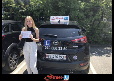 DANIELA Permis-réussi-Street-L-auto-école-permis-de-conduire-école-de-conduite-Riddes-Valais-chablais-valaisan-vaudois-Antonino-Vadalà-photo