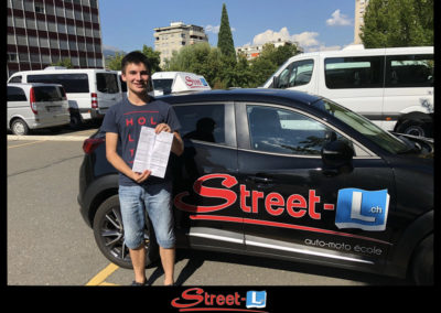 XAVIER Permis-réussi-Street-L-auto-école-permis-de-conduire-école-de-conduite-Riddes-Valais-chablais-valaisan-vaudois-Antonino-Vadalà-photo