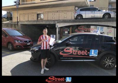 BRUNO Permis-réussi-Street-L-auto-école-permis-de-conduire-école-de-conduite-Riddes-Valais-chablais-valaisan-vaudois-Antonino-Vadalà-photo