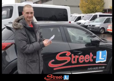 JEREMY Permis-réussi-Street-L-auto-école-permis-de-conduire-école-de-conduite-Riddes-Valais-chablais-valaisan-vaudois-Antonino-Vadalà-photo