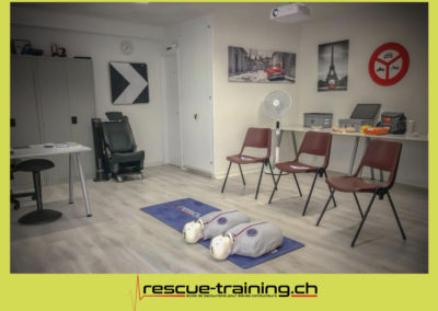 Rescue-training école de secourisme idem samaritains sauveteur permis de conduire entreprises BLS AED petite enfance Valais Lucien Cottier Street-L auto-école Riddes