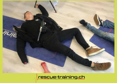 Rescue-training école de secourisme idem samaritains sauveteur permis de conduire entreprises BLS AED petite enfance Valais Lucien Cottier Street-L auto-école Riddes